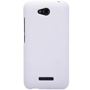 Пластиковый премиум матовый чехол для HTC Desire 616 Белый
