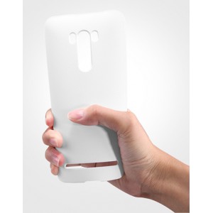Пластиковый матовый нескользящий премиум чехол для ASUS Zenfone Selfie Белый