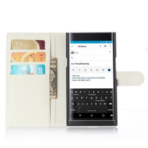 Чехол портмоне подставка на пластиковой основе на магнитной защелке для Blackberry Priv  Белый