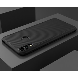 Силиконовый матовый непрозрачный чехол с нескользящими гранями и текстурным покрытием Карбон для Huawei Honor 8C Черный